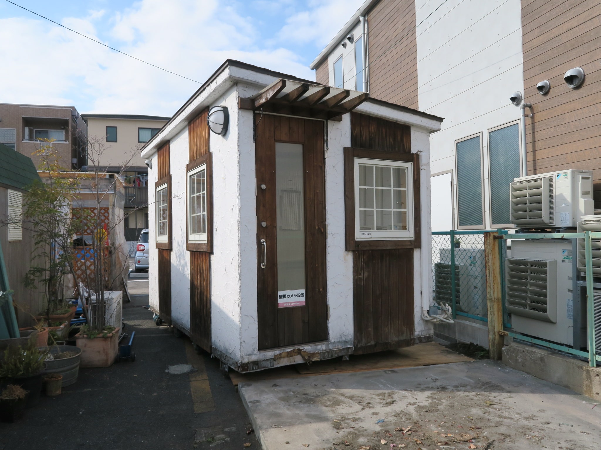 動く小商い×WOOD HUT（小屋）クリエイター